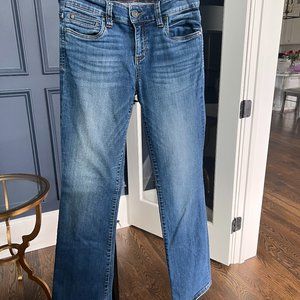 Boot Cut Jeans-